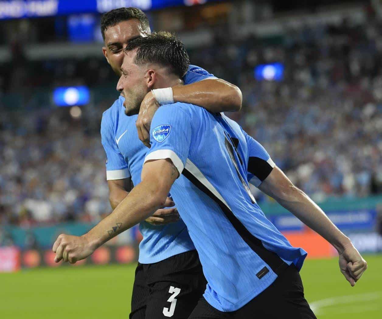 Uruguay se impone 3-1 a Panamá