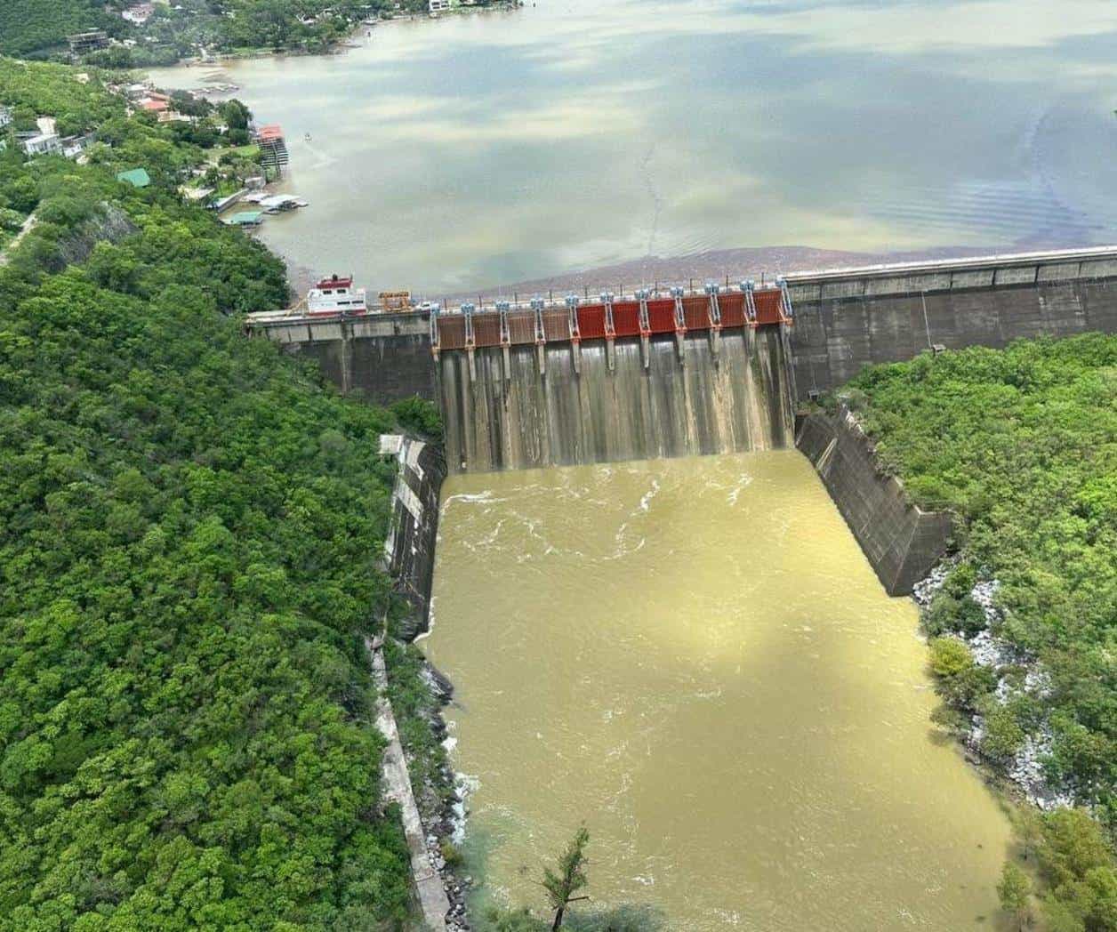 Cierran compuertas de la Presa La Boca