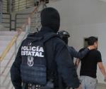 Frustran robo en farmacia