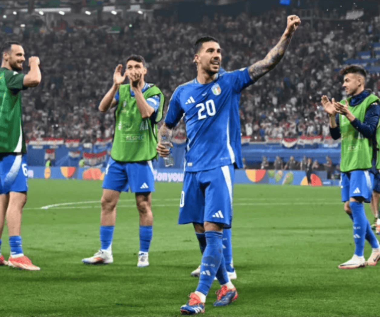 Italia sobrevive y empata con Croacia