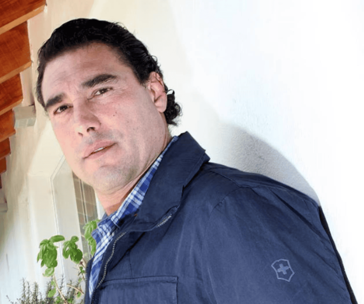 Eduardo Yáñez vuelve a tener un encontronazo con la prensa