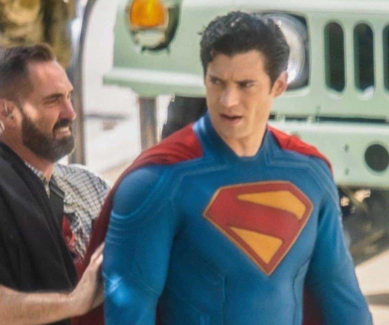 Luce David Conreswet nuevo traje de Superman