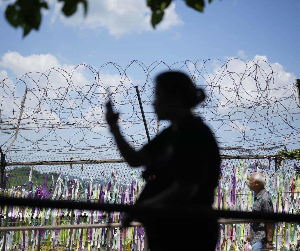 Corea del Norte afirma haber probado con éxito un misil de ojivas múltiples