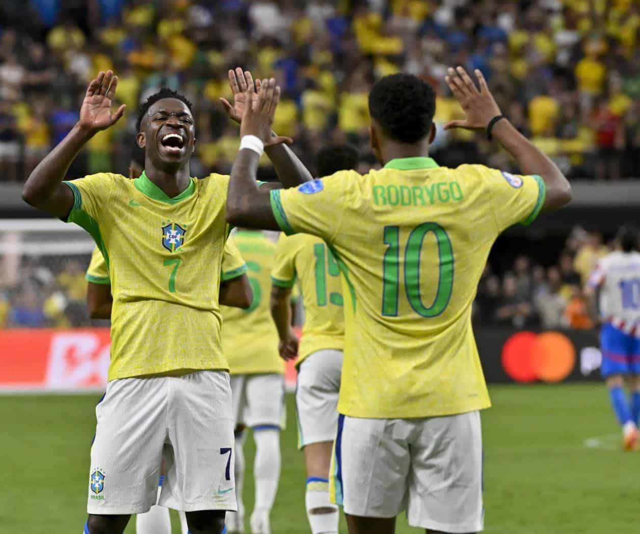 Brasil resurge con contundente victoria 4-1 a Paraguay