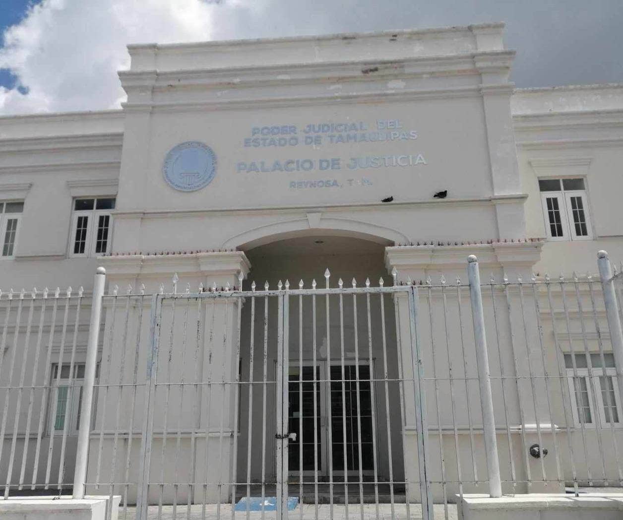 En el olvido: antiguo Palacio de Justicia de Reynosa acumula basura