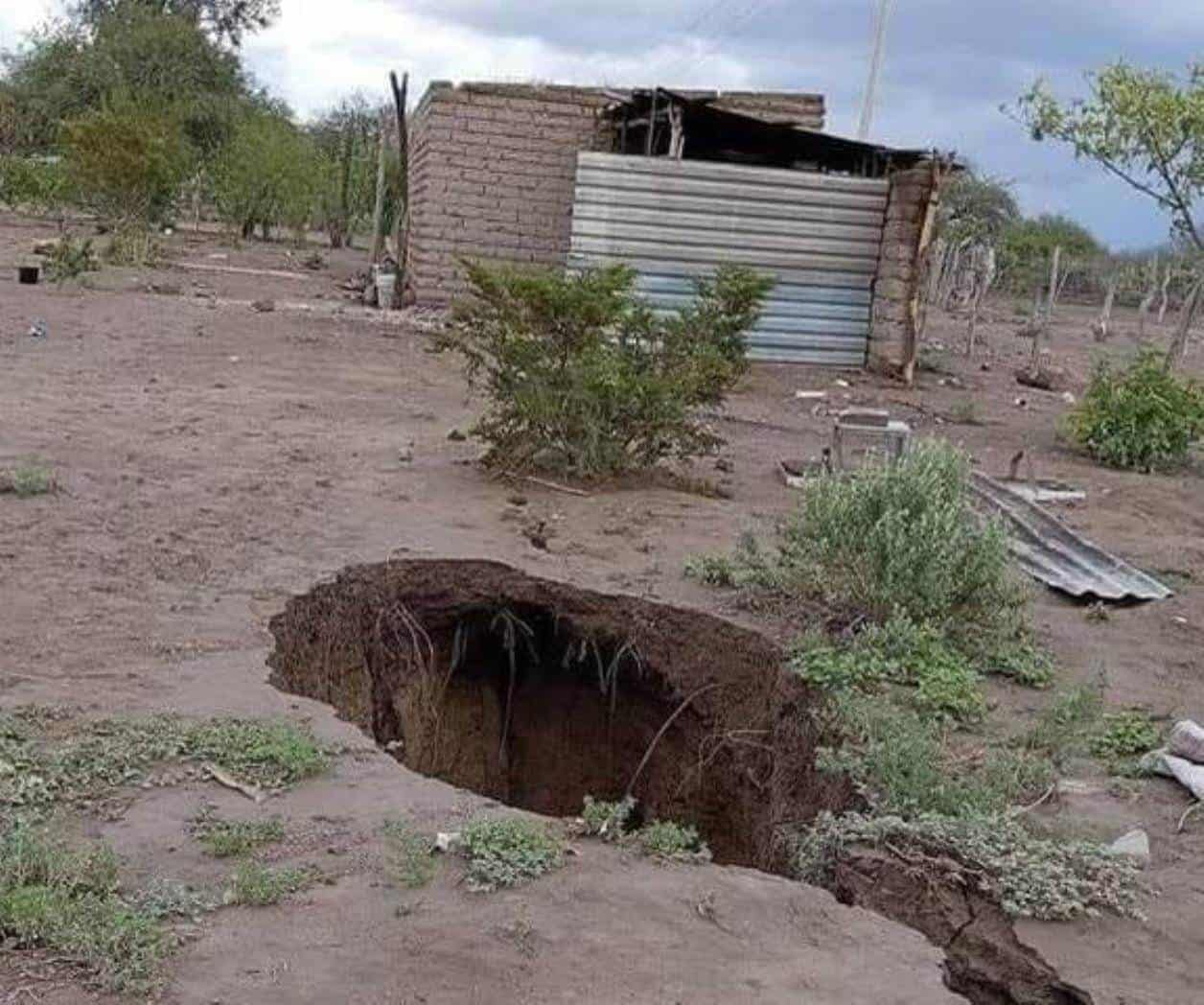Atribuyen a lluvia enormes grietas en Tula Atribuyen a lluvia enormes grietas en Tula
