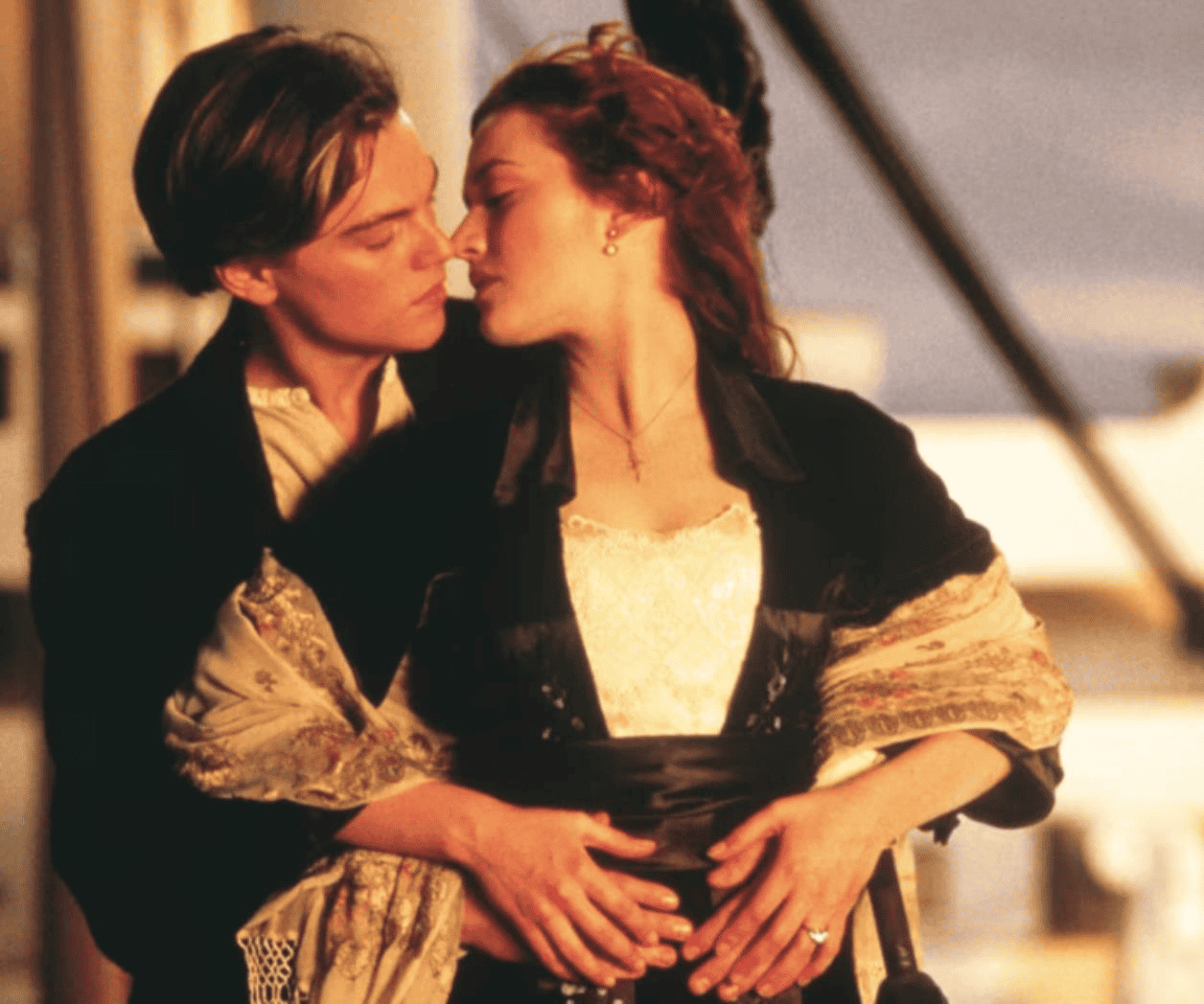 Kate Winslet revela qué pasó detrás del beso de Titanic con DiCaprio