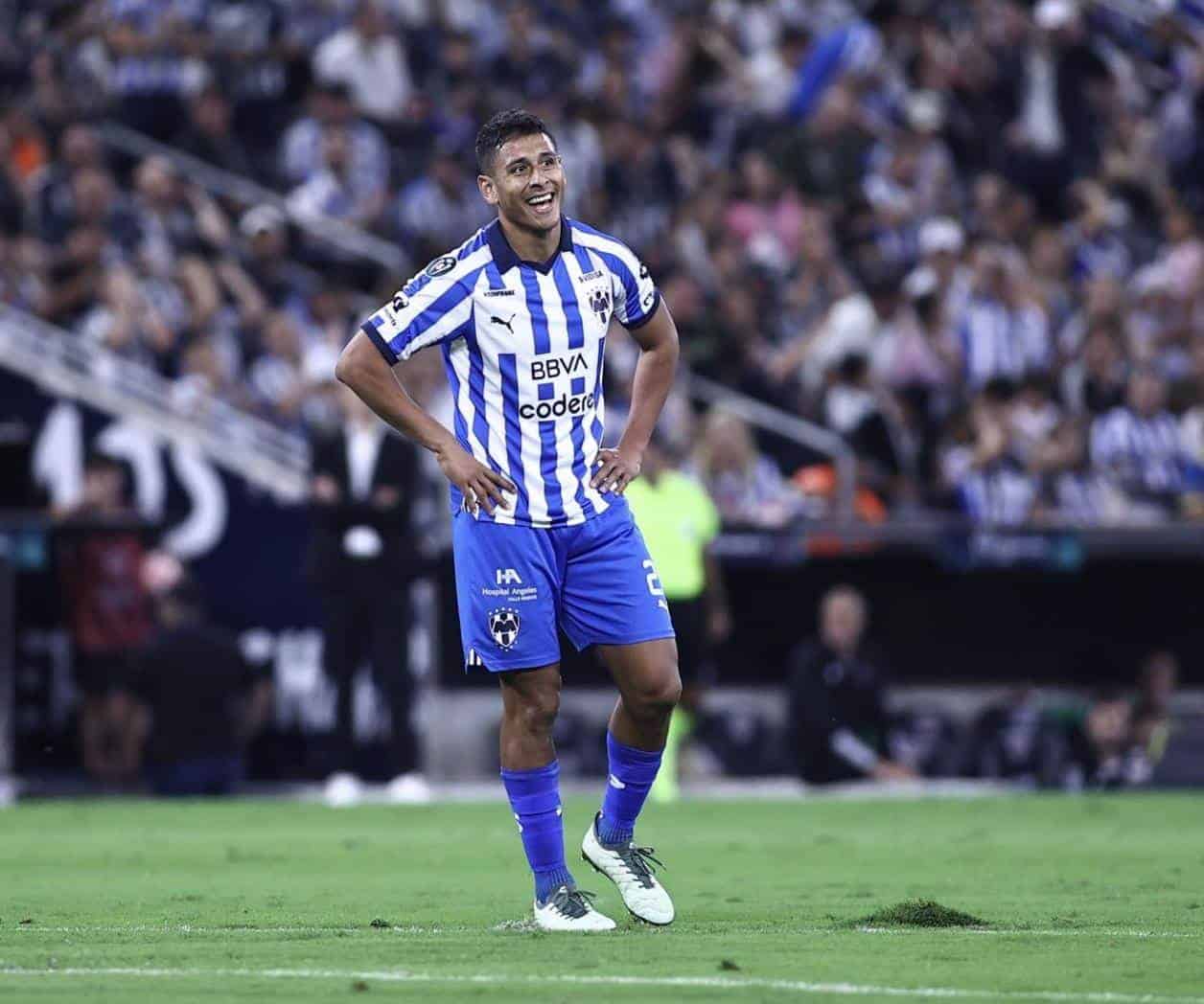 Luis Romo quiere continuar en Rayados a pesar de ofertas Luis Romo quiere continuar en Rayados a pesar de ofertas