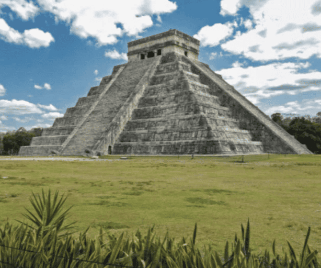 Cierran Chichén Itzá por llegada de huracán Beryl Cierran Chichén Itzá por llegada de huracán Beryl
