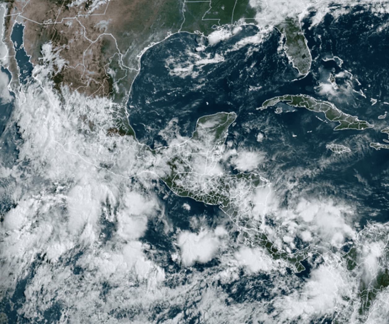 Estos son los estados que suspenderán clases por el Huracán Beryl