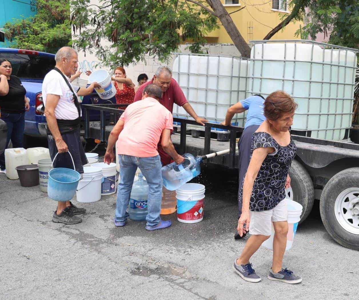 Suman 2 semanas sin agua en Santa Catarina