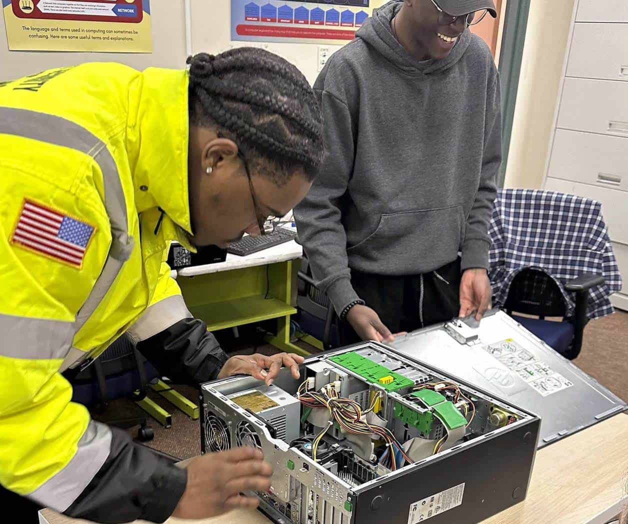 Buscan evitar rezago de trabajadores en EU