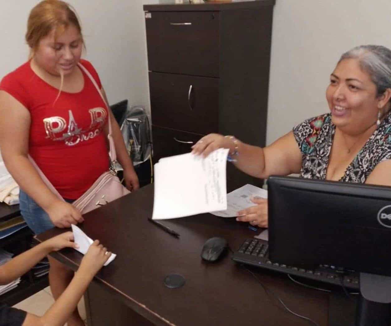 Entregan becas Avanza Entregan becas Avanza