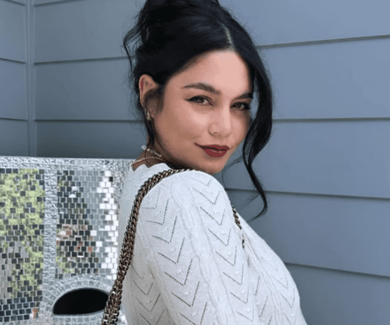 Vanessa Hudgens critica a paparazzi por acosarla tras nacer su bebé Vanessa Hudgens critica a paparazzi por acosarla tras nacer su bebé