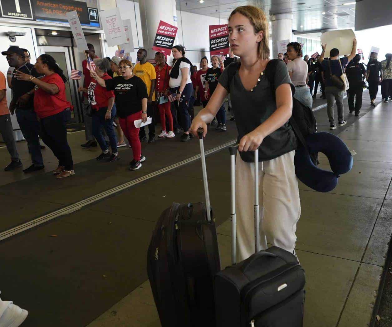 Aeropuertos de EU, revisan a cantidad récord de pasajeros