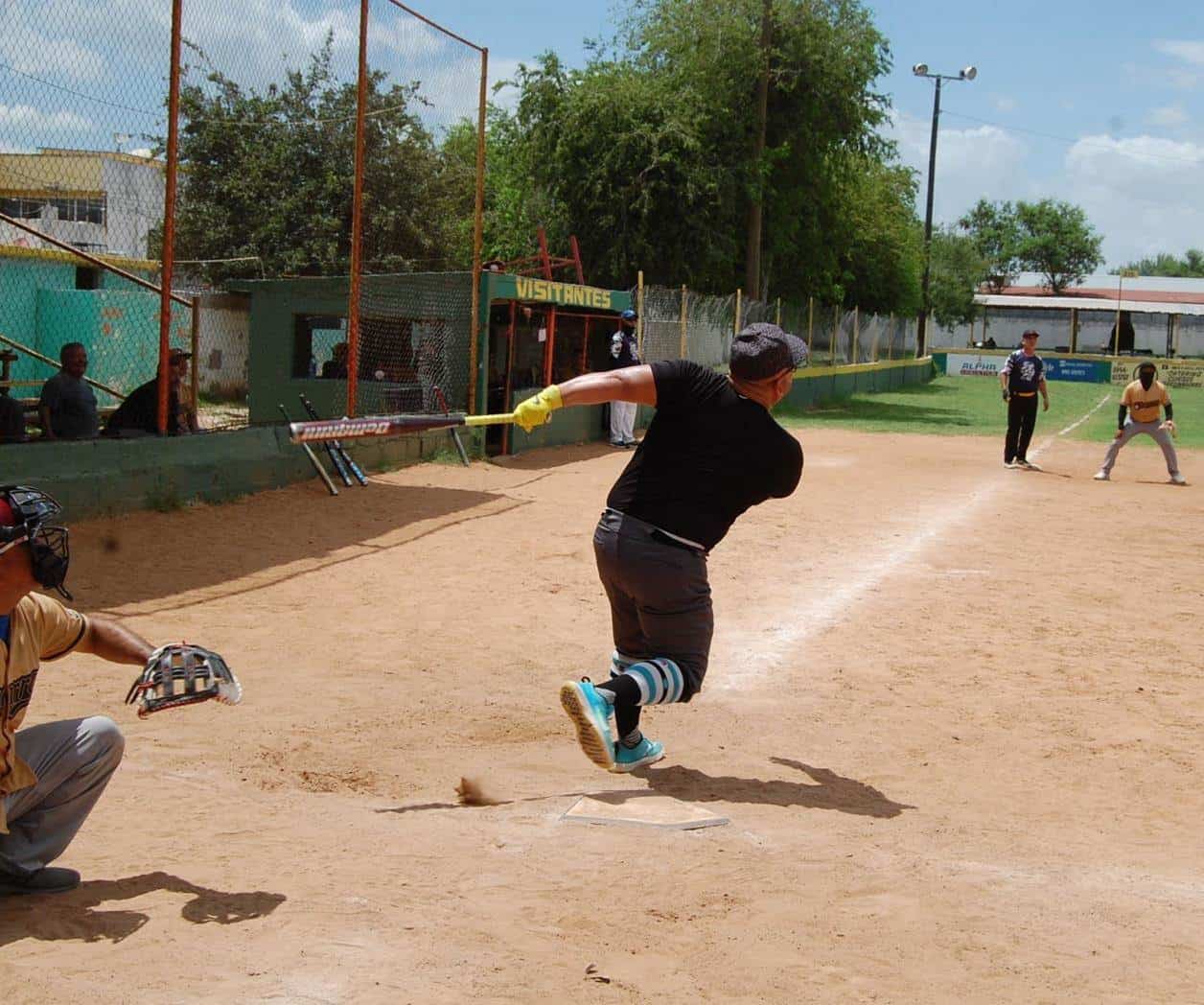 Caen los Mariachis ante BM Autowork en Liga Burocrática de Softbol