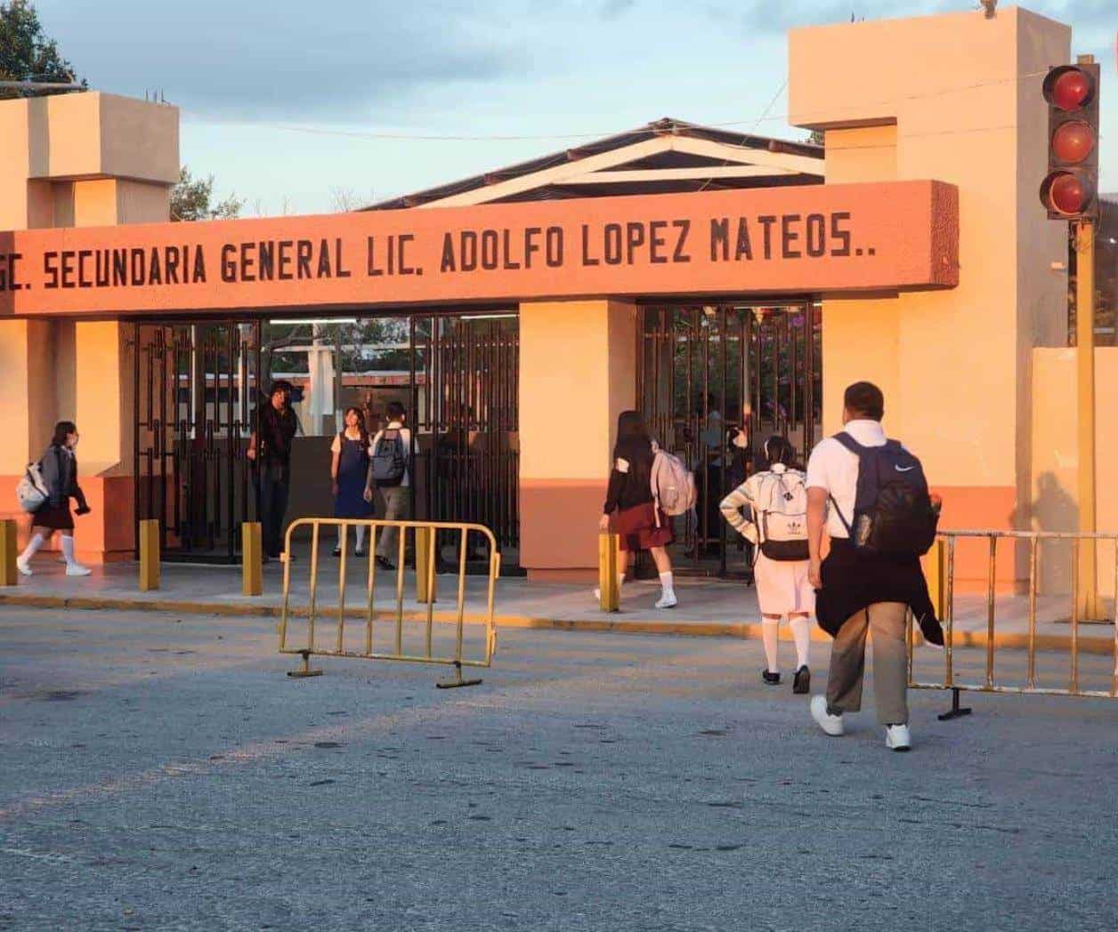 Piden no condicionar entrega de papeles en escuelas de Valle Hermoso