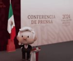 AMLO estrena entrada de caricatura para sus últimas mañaneras