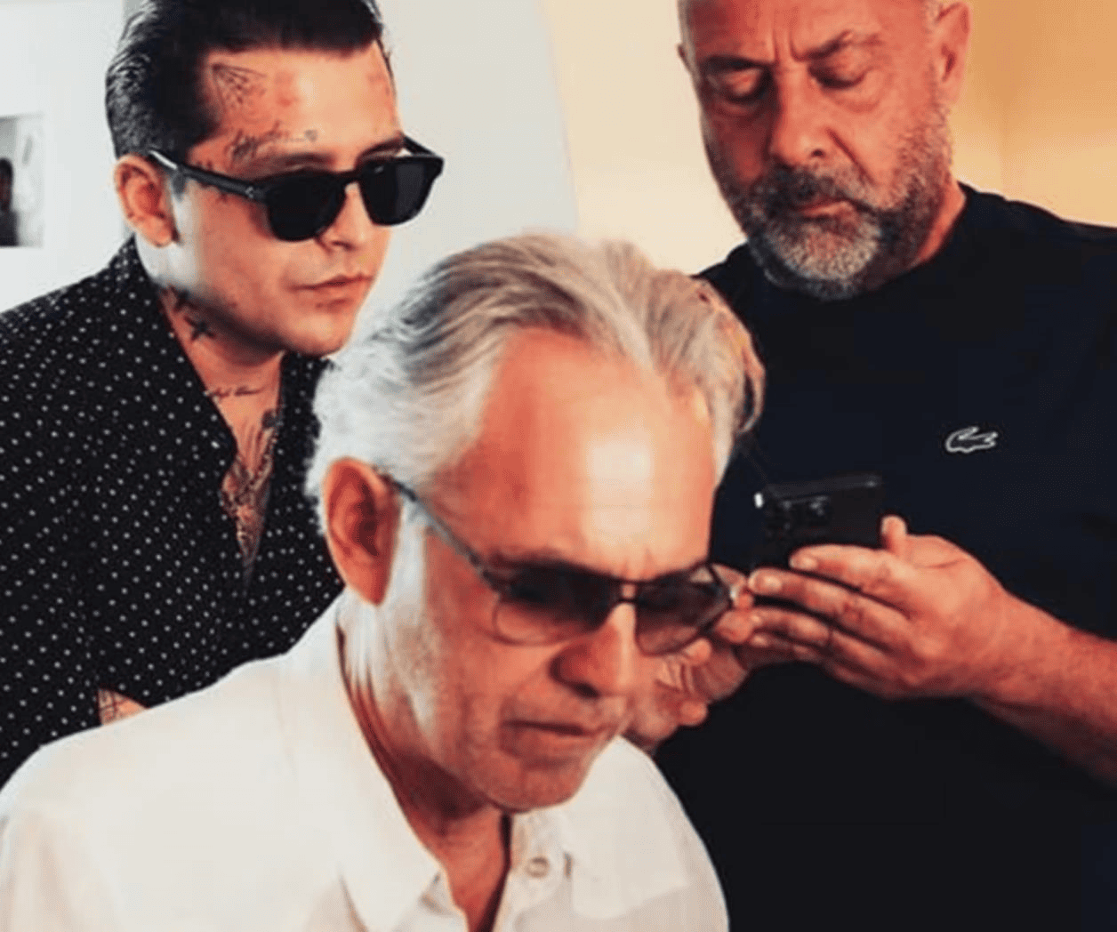 Christian Nodal presume palomazo con Andrea Bocelli