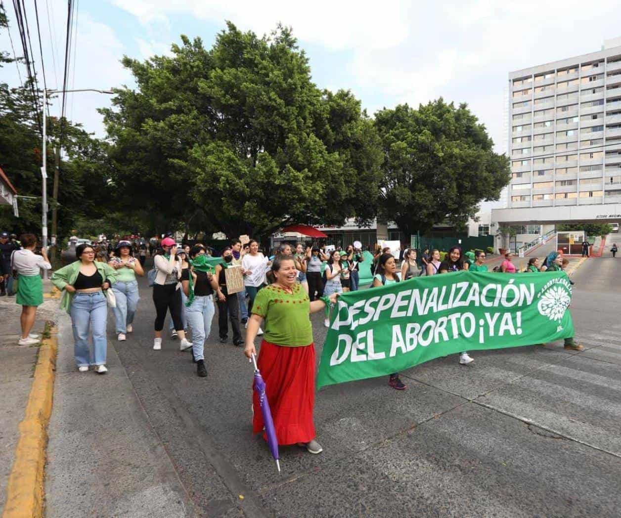 Exigen también colectivas despenalizar aborto en Jalisco