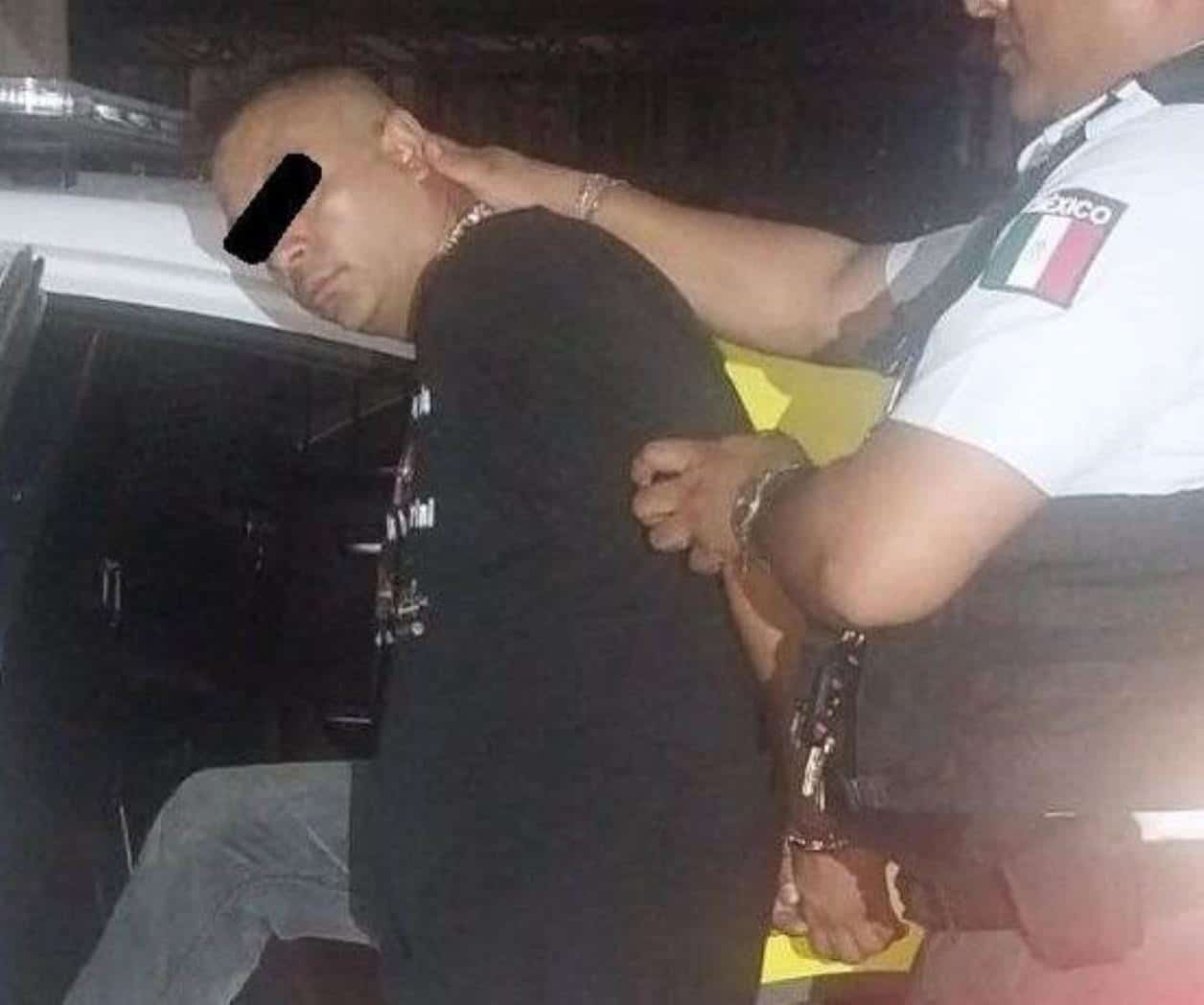 Hombre detenido con dinero robado en Monterrey