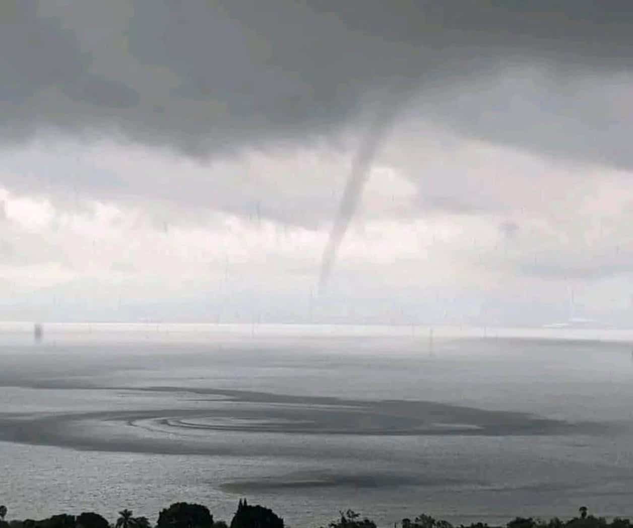 Tromba Marina se forma en el Lago de Chapala