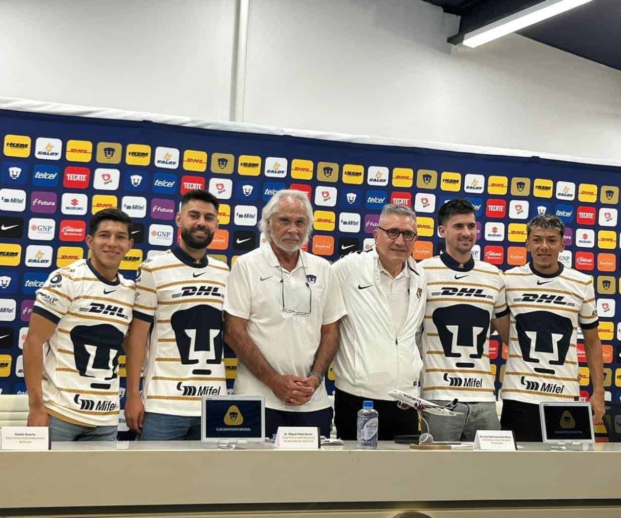 Pumas presenta a sus fichajes estelares para la temporada