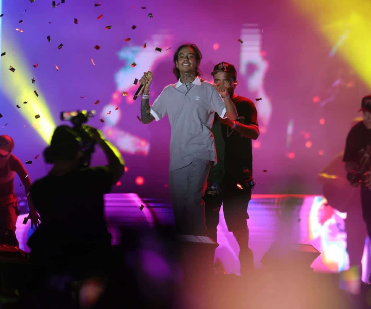 ¡Aguantan, cantan y gozan!