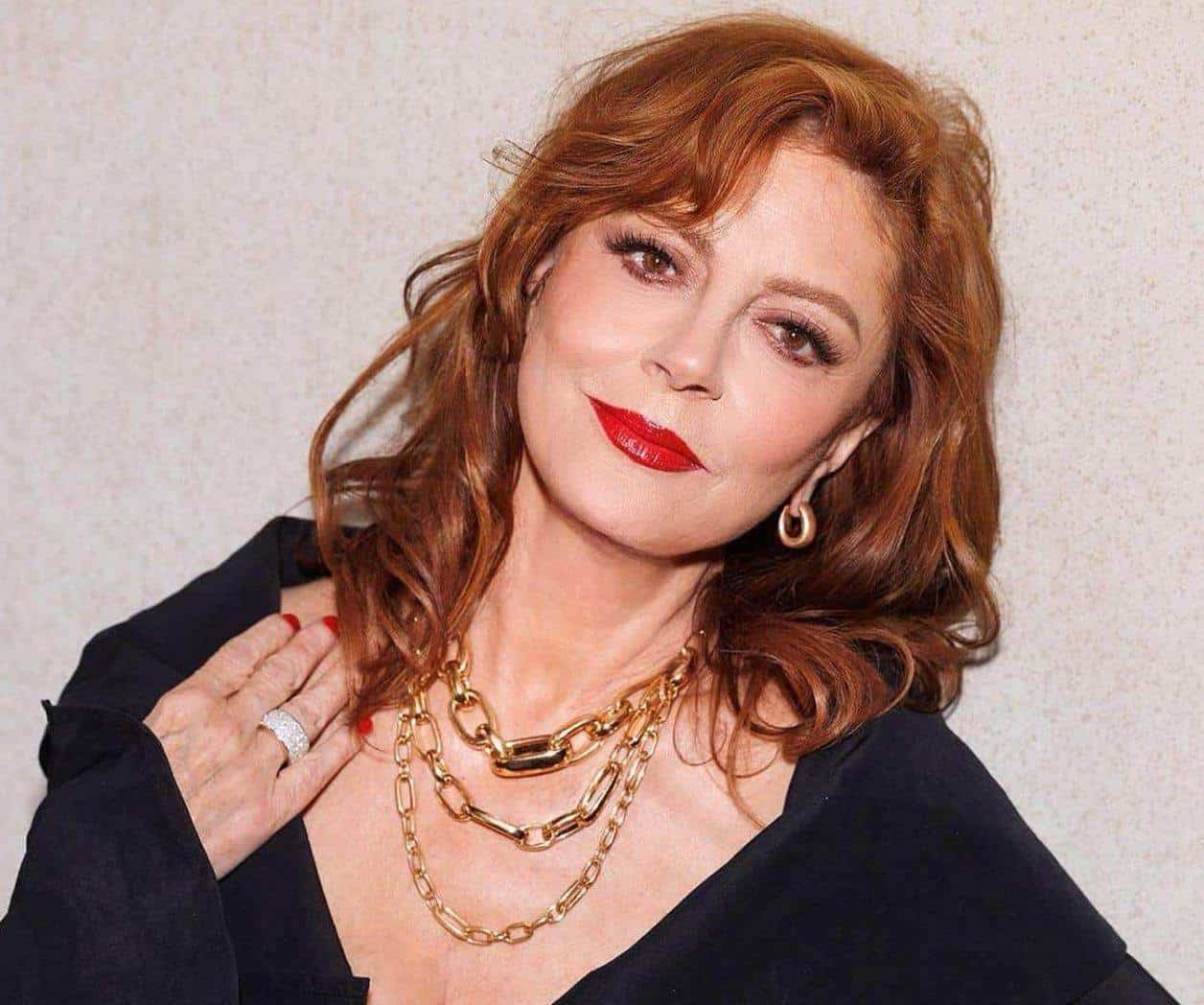 Se lanza contra Hollywood