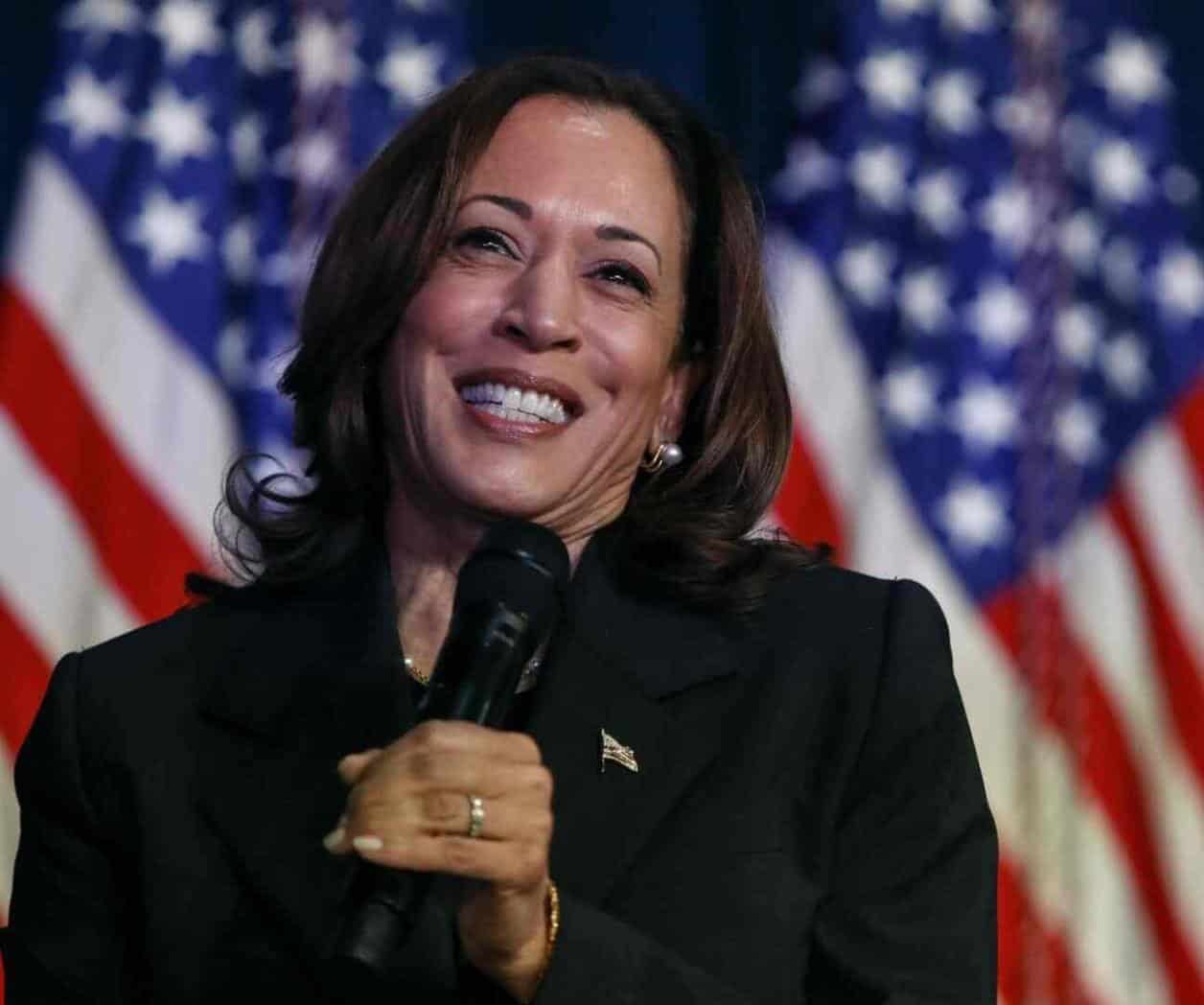 Kamala Harris apoyada por estrellas