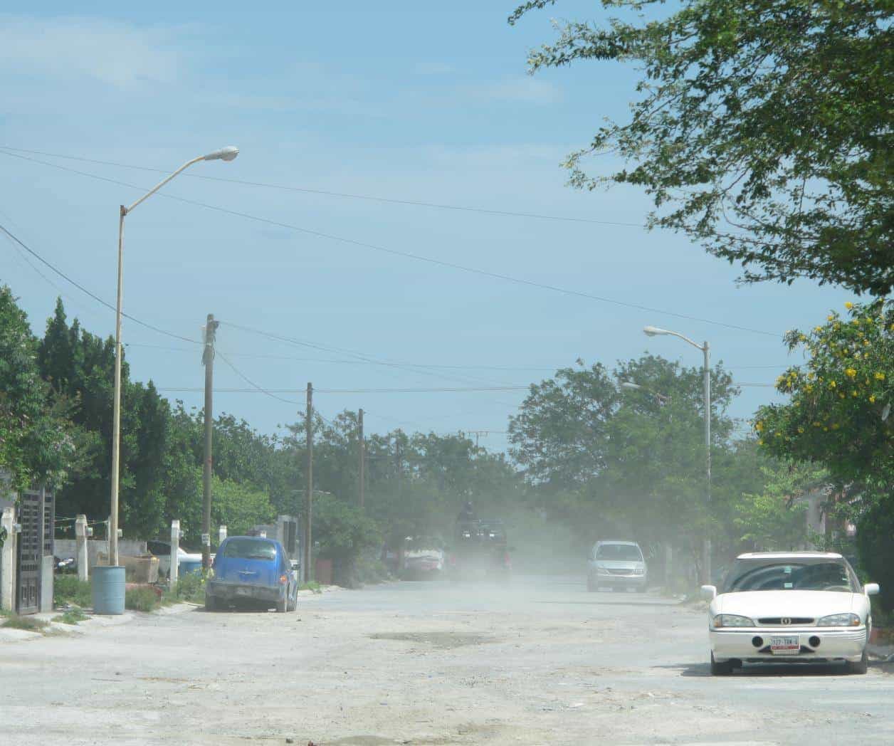 Roban camioneta afuera de tianguis de Jarachina de Reynosa