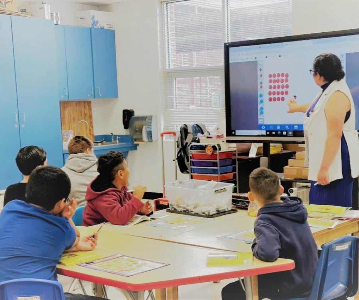 Reconocen los sistemas escolares de Región One Reconocen los sistemas escolares de Región One