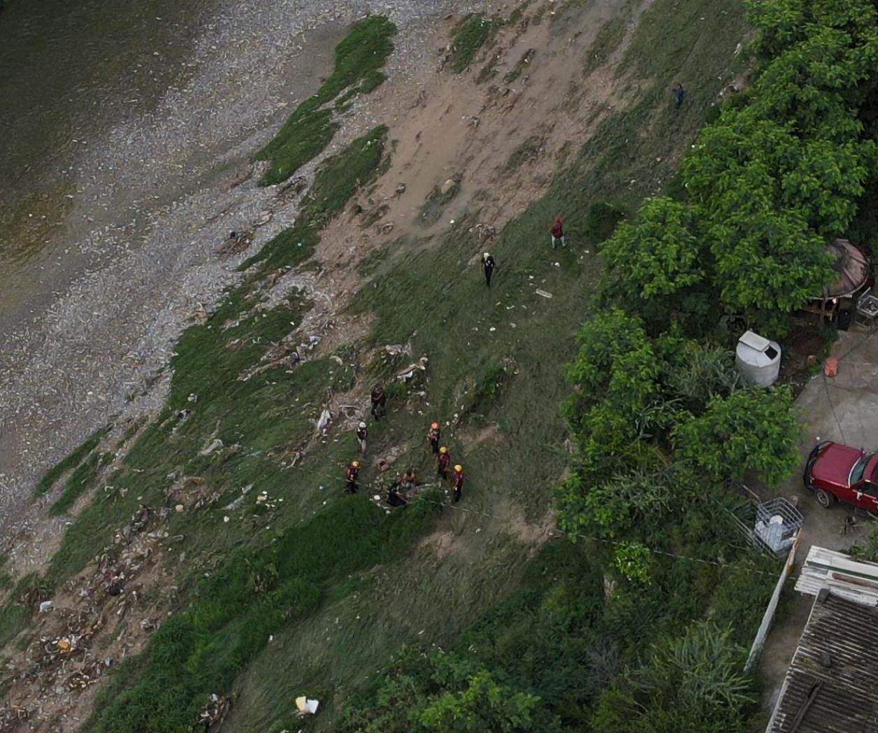 Localizan sin vida a mujer en Río Pesquería