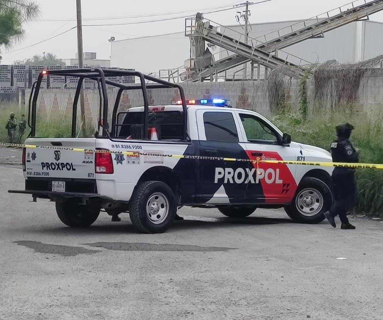 Hallazgo de hombre asesinado en lote baldío de Escobedo, NL