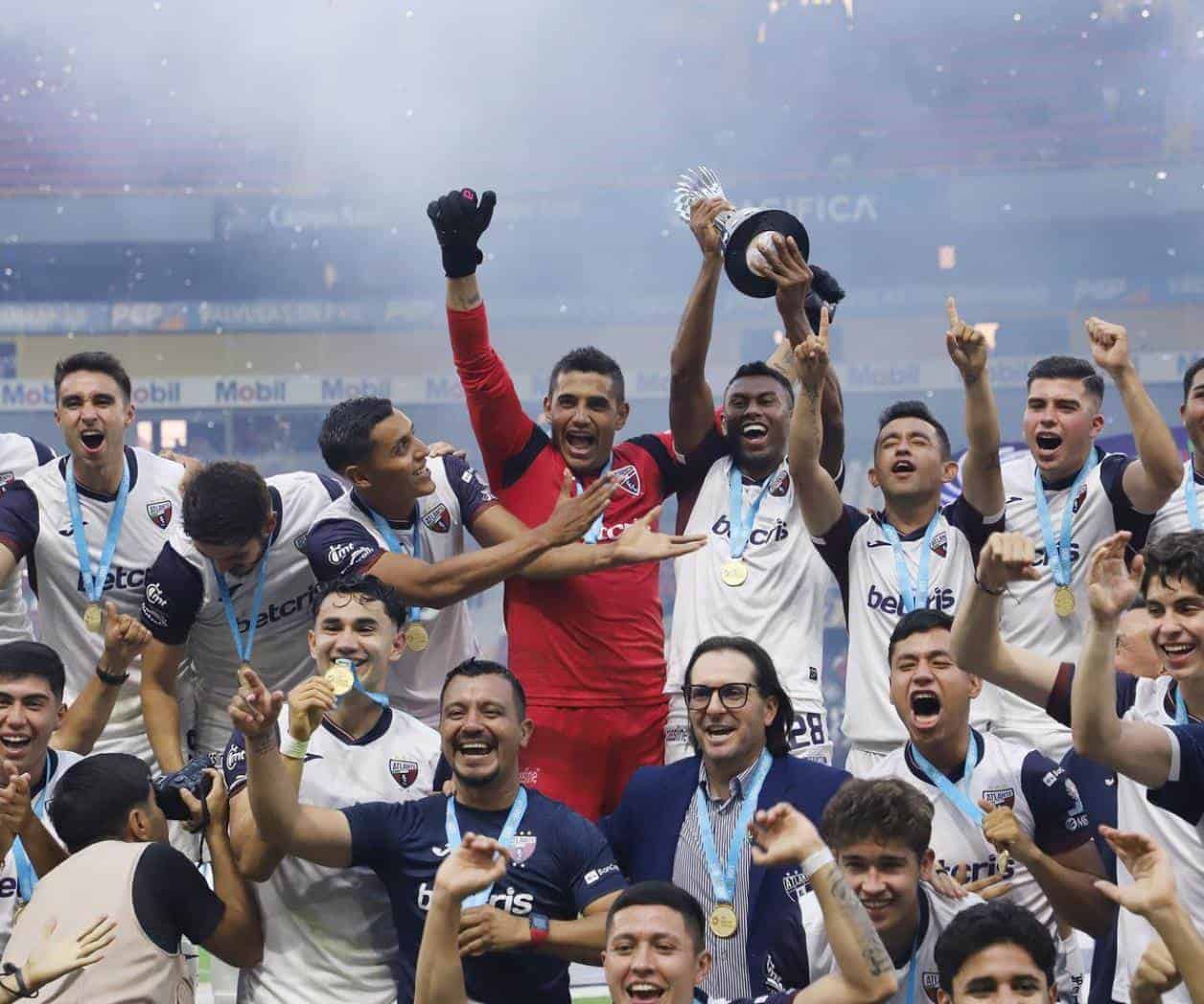 Busca Atlante repetir el título