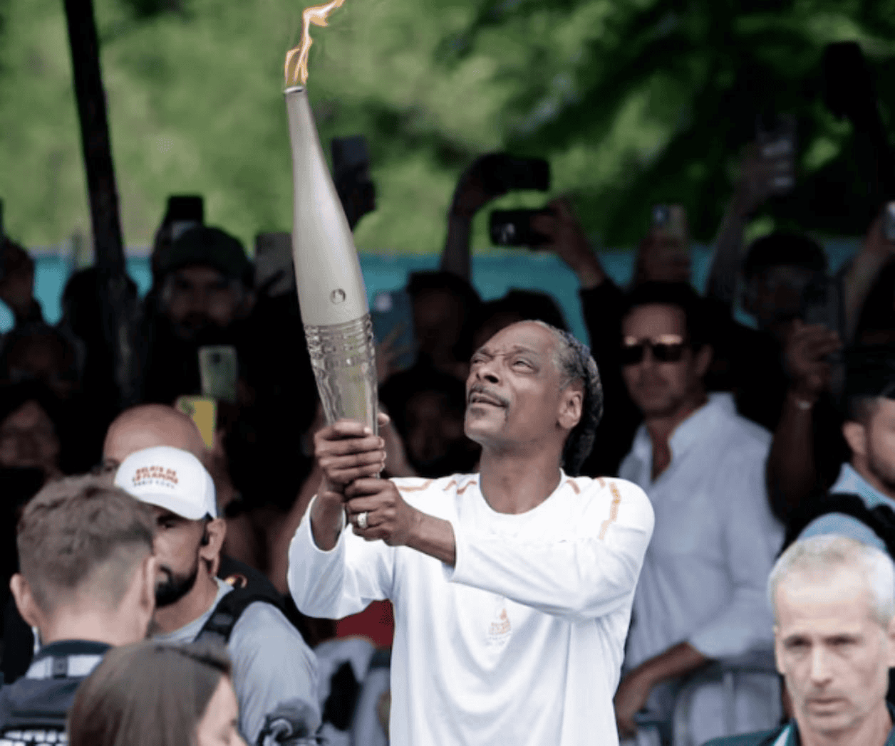 Momento histórico: Snoop Dogg y la antorcha olímpica en París