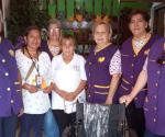 ´Amigas con Corazón´ entrega silla  de ruedas y apoyo  al niño Bryan