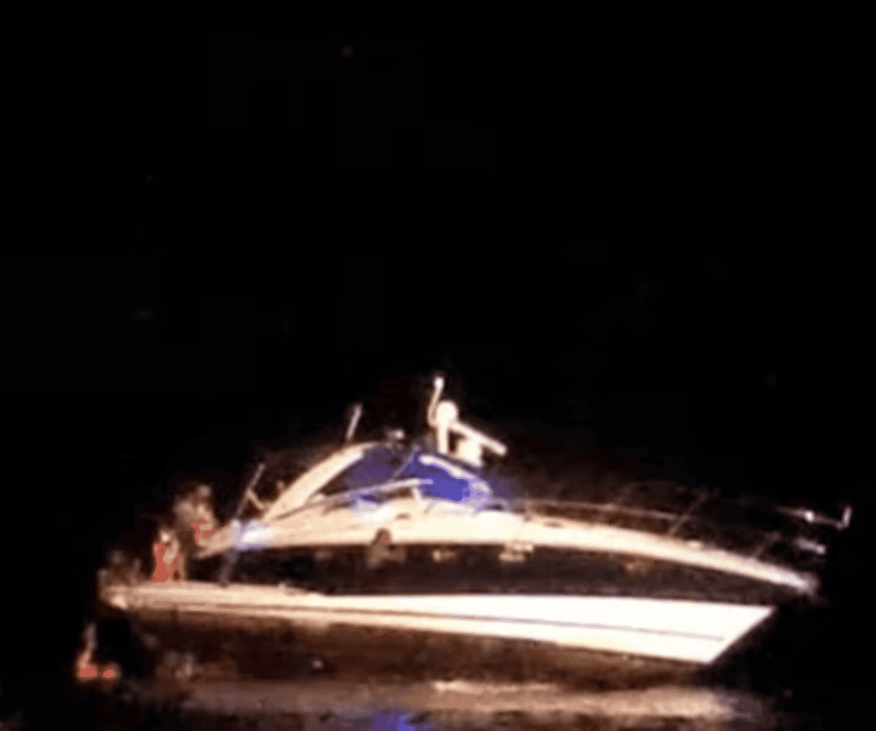 Rescate de yate en fiesta de Carín León