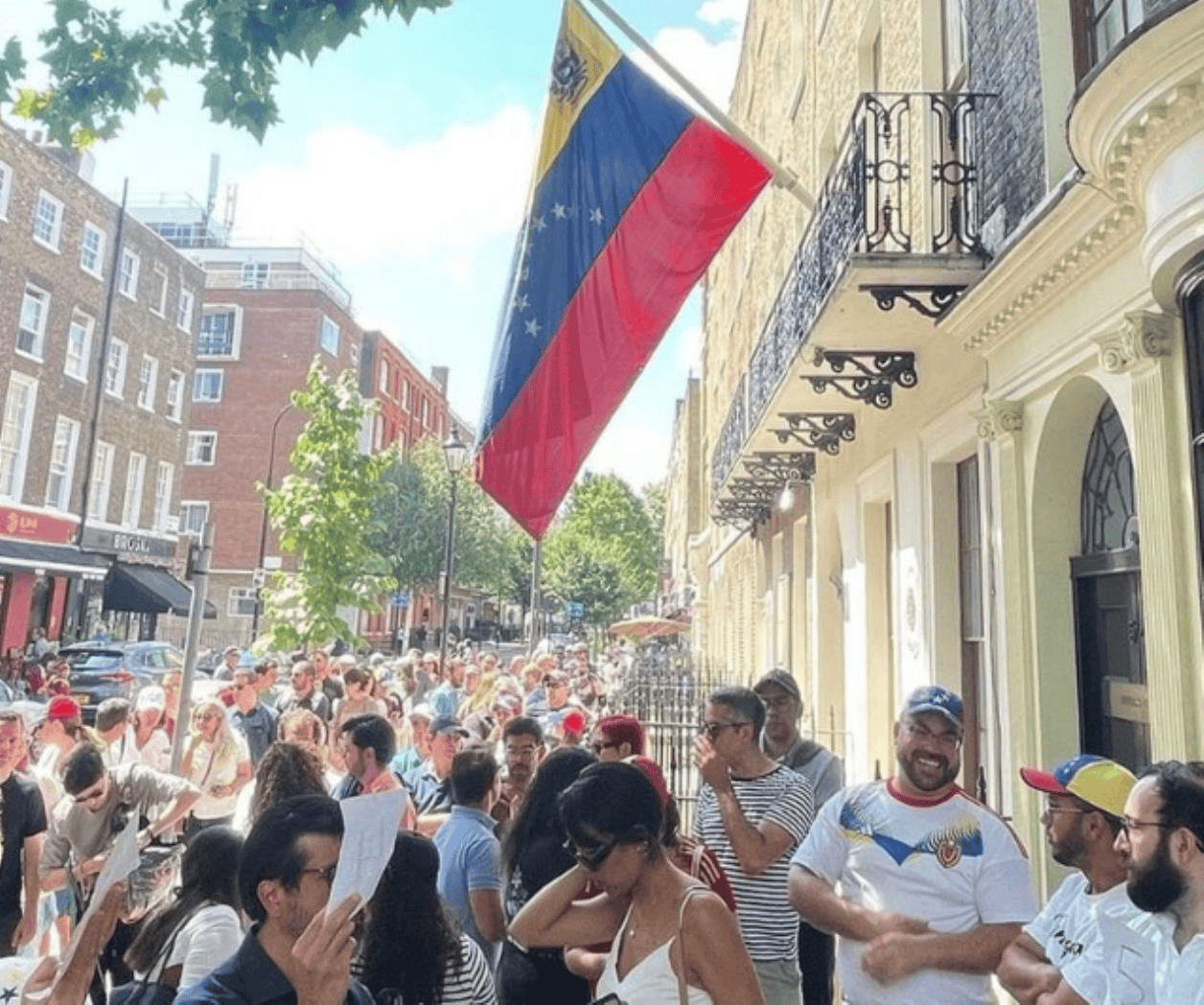 Venezolanos votan desde distintas partes del mundo