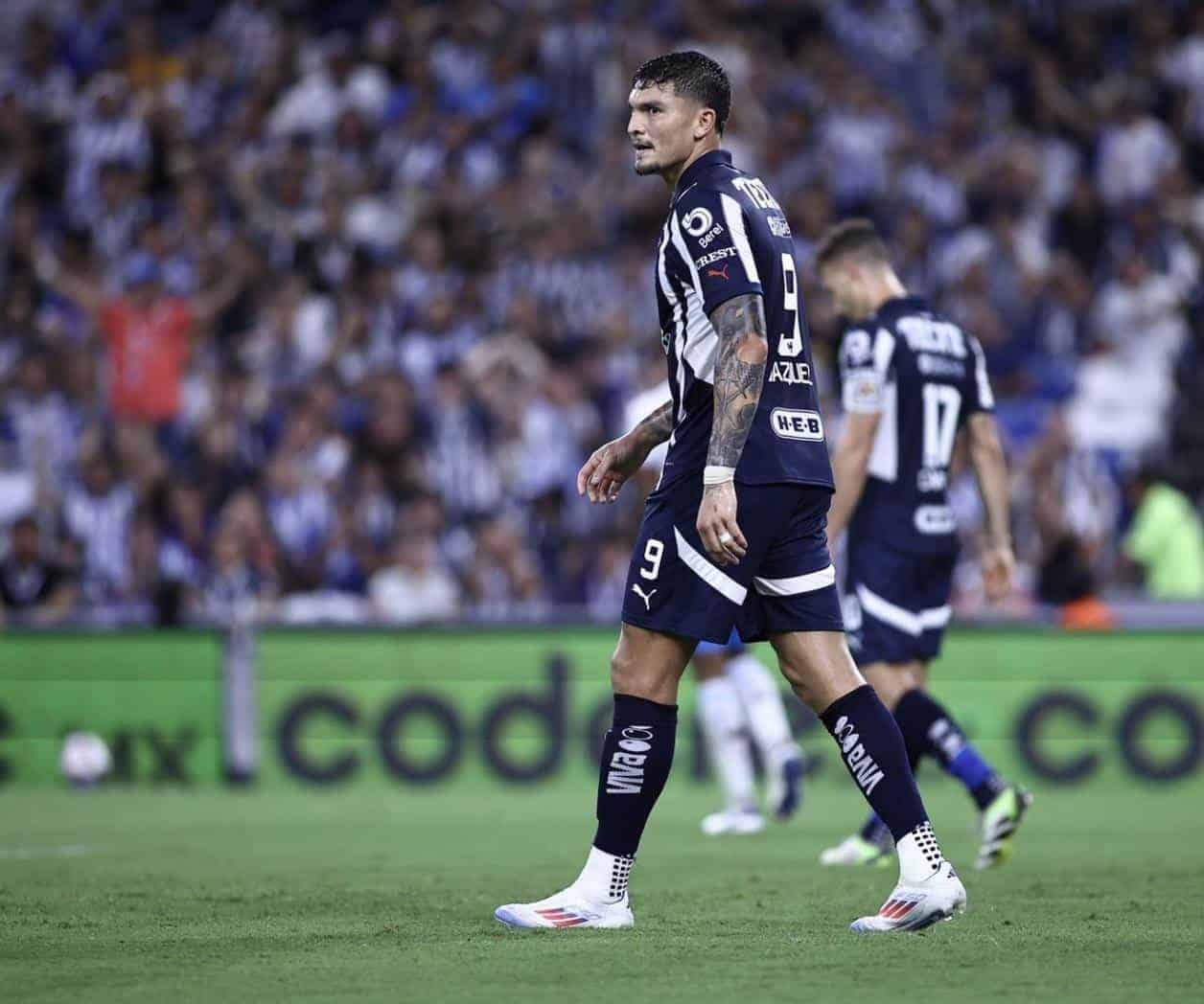Caen Rayados en su debut Caen Rayados en su debut