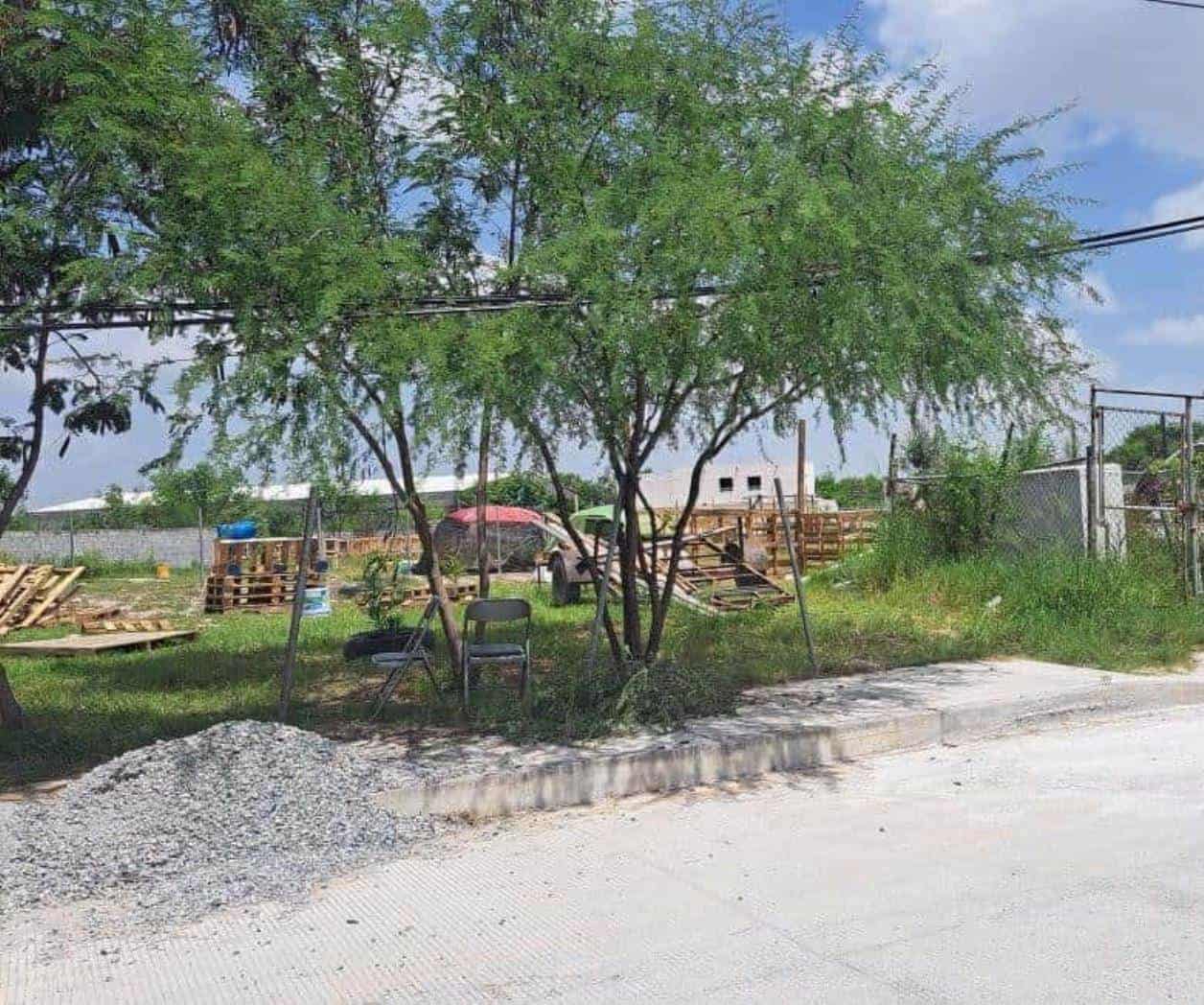 Invaden con viviendas parque abandonado en Reynosa