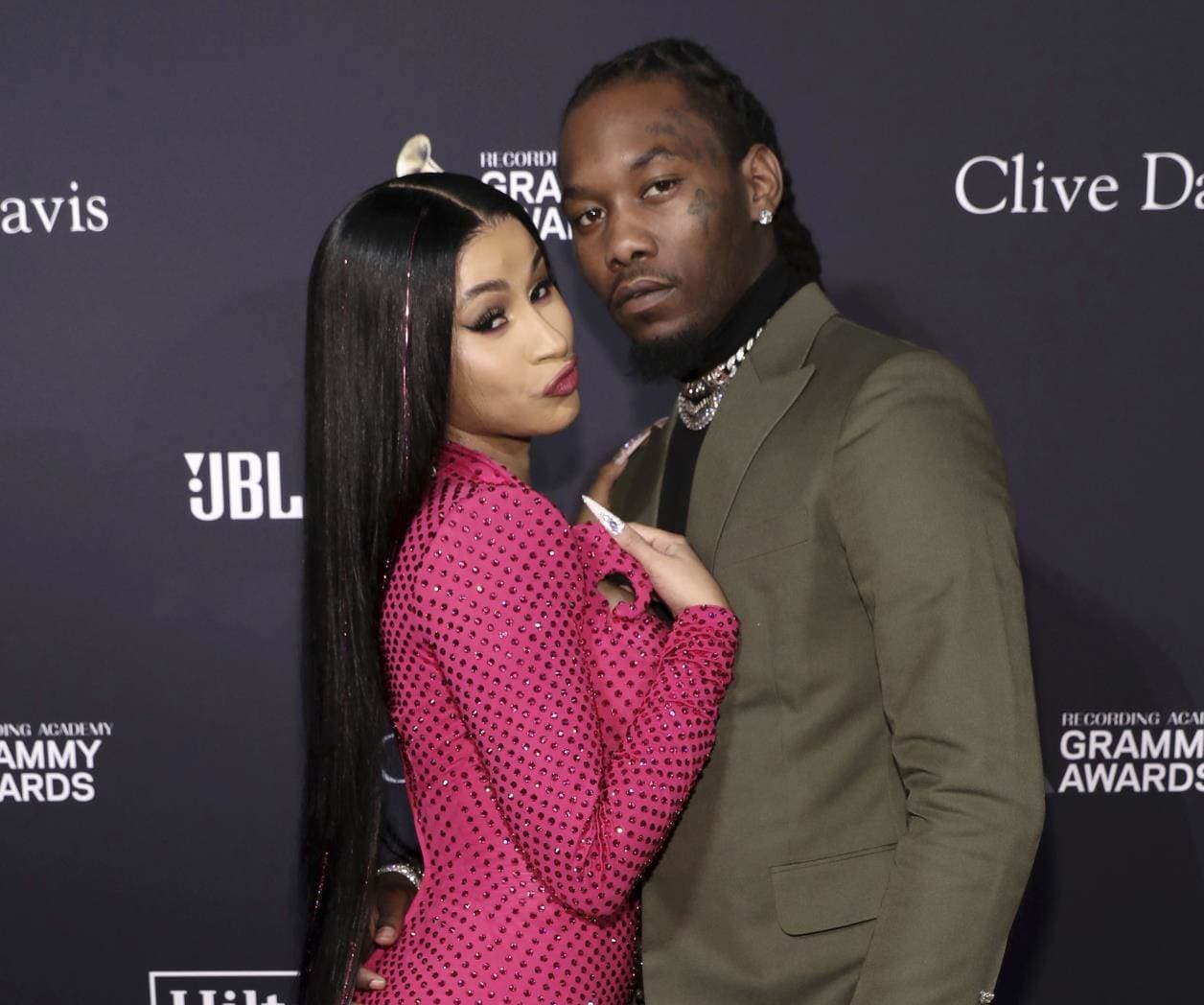 Cardi B solicita el divorcio de Offset y anuncia embarazo