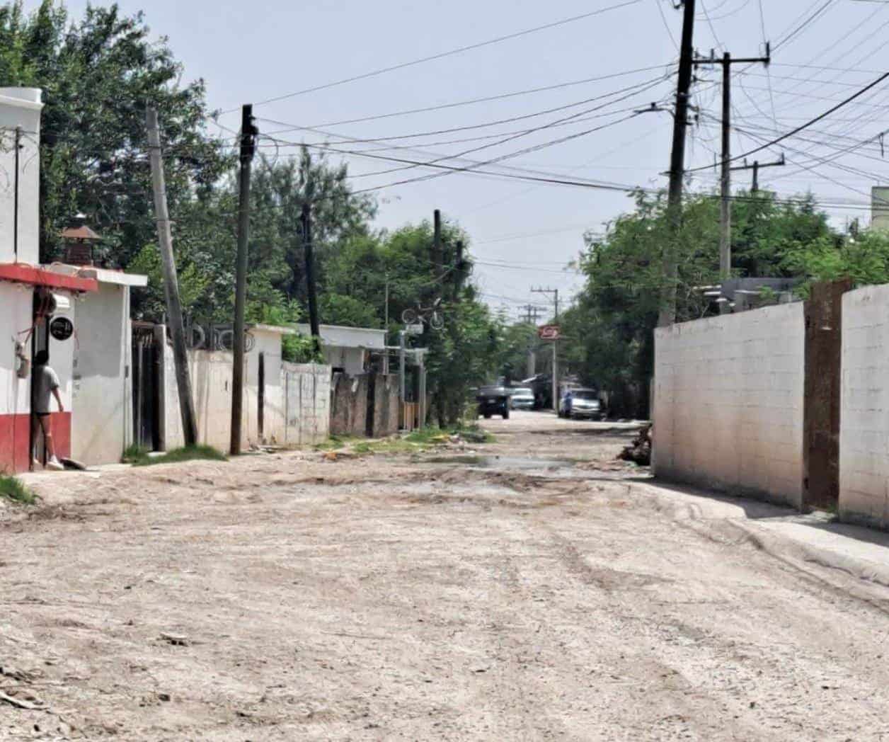 Ofrecen rehabilitar calle Flores Magón de Colonia Aquiles Serdán