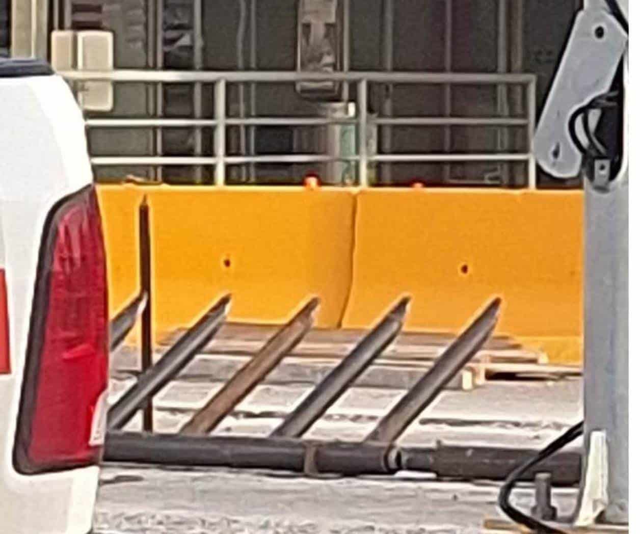 Colocan barreras de picos hasta de un metro de altura