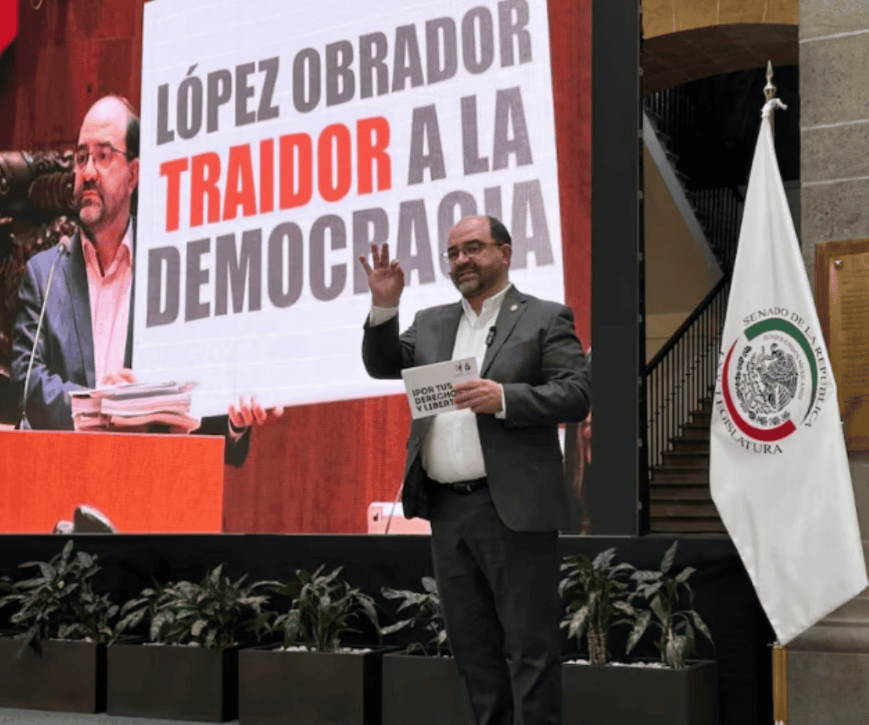 AMLO traicionó a la democracia, afirma Emilio Álvarez Icaza