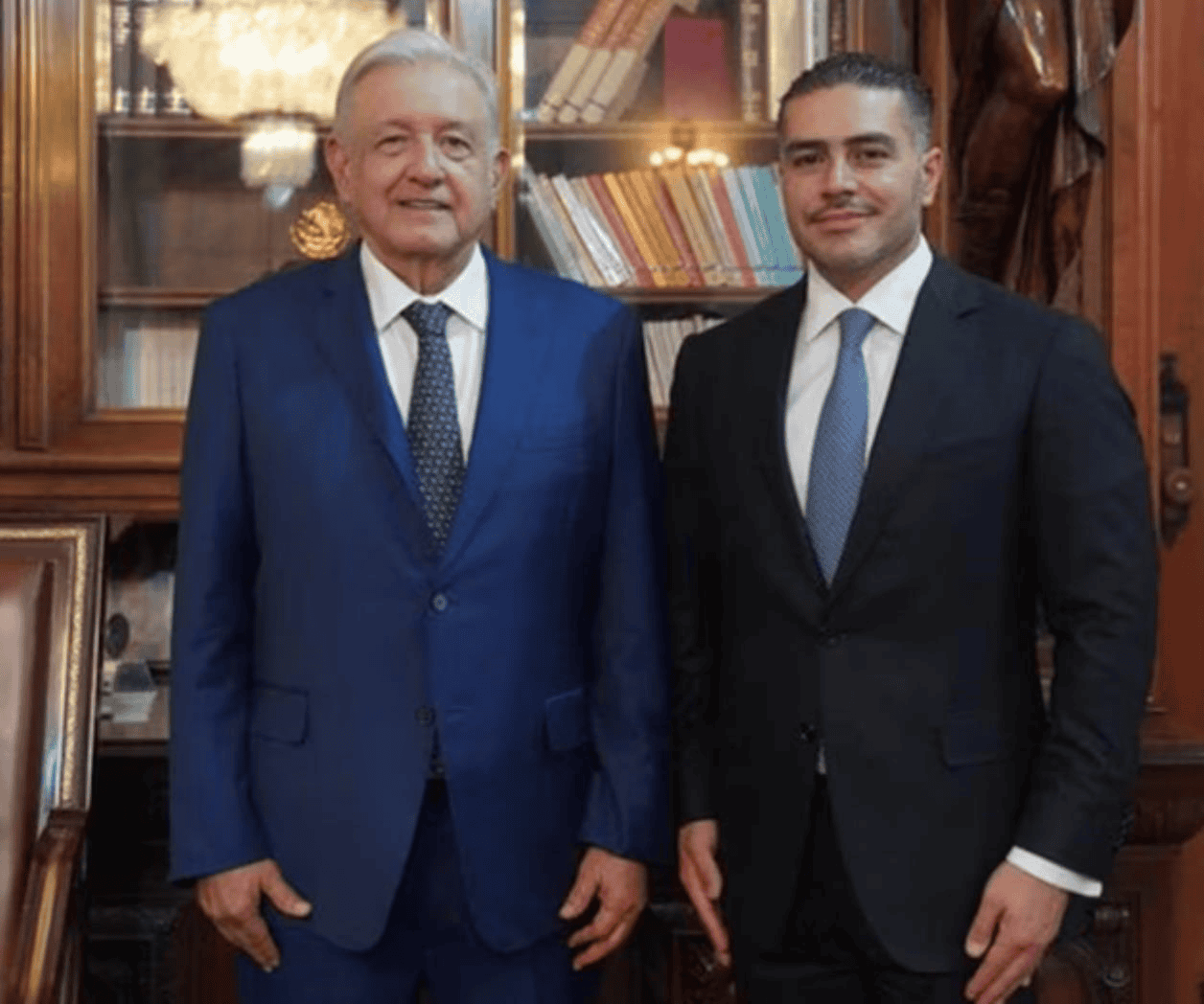 Omar García Harfuch comparte foto con AMLO tras primer encuentro