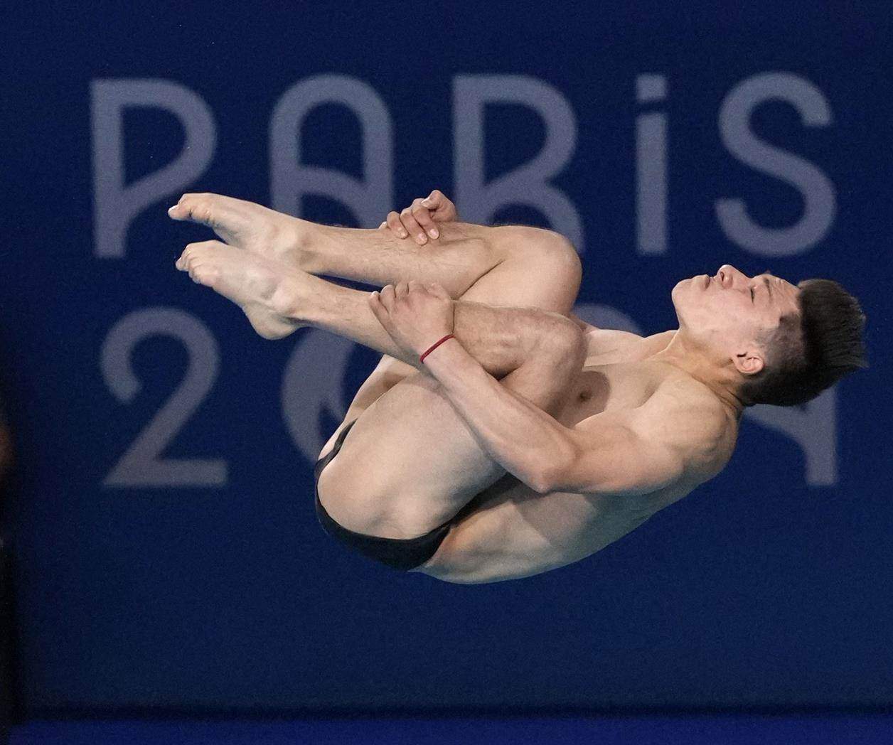 El mexicano Osmar Olvera gana medalla de bronce en clavados