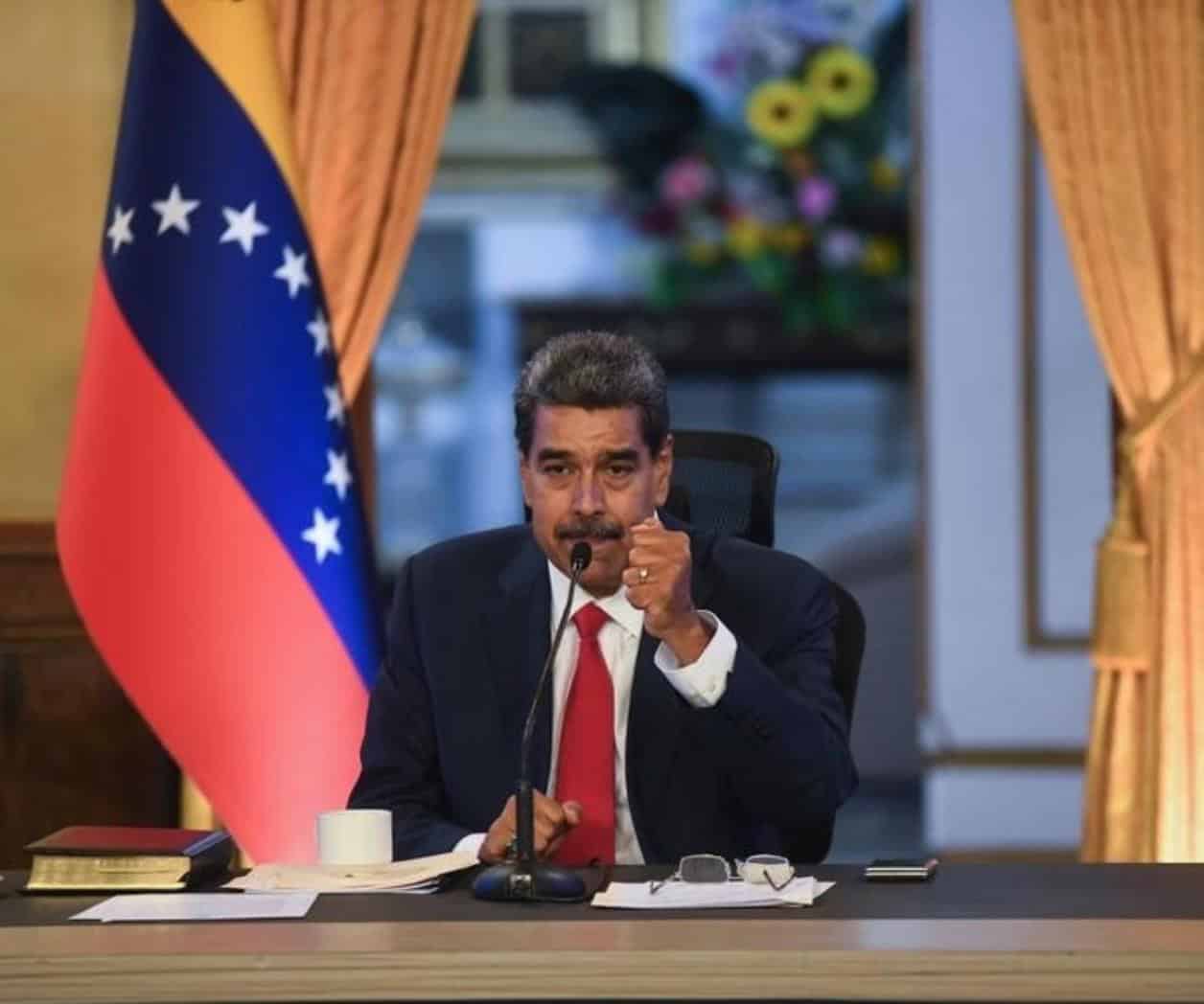 Nicolás Maduro ordena bloqueo de red social X en Venezuela Nicolás Maduro ordena bloqueo de red social X en Venezuela