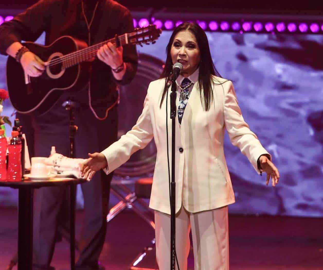 Ana Gabriel celebra 50 años de trayectoria musical Ana Gabriel celebra 50 años de trayectoria musical