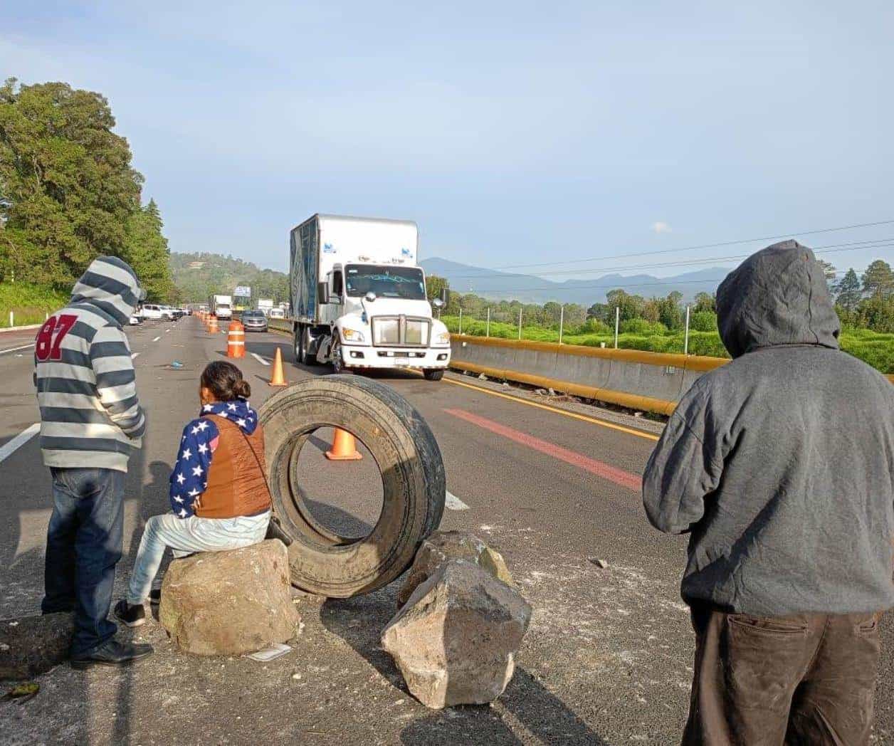 Bloqueo en Autopista México-Puebla por cuarto día consecutivo